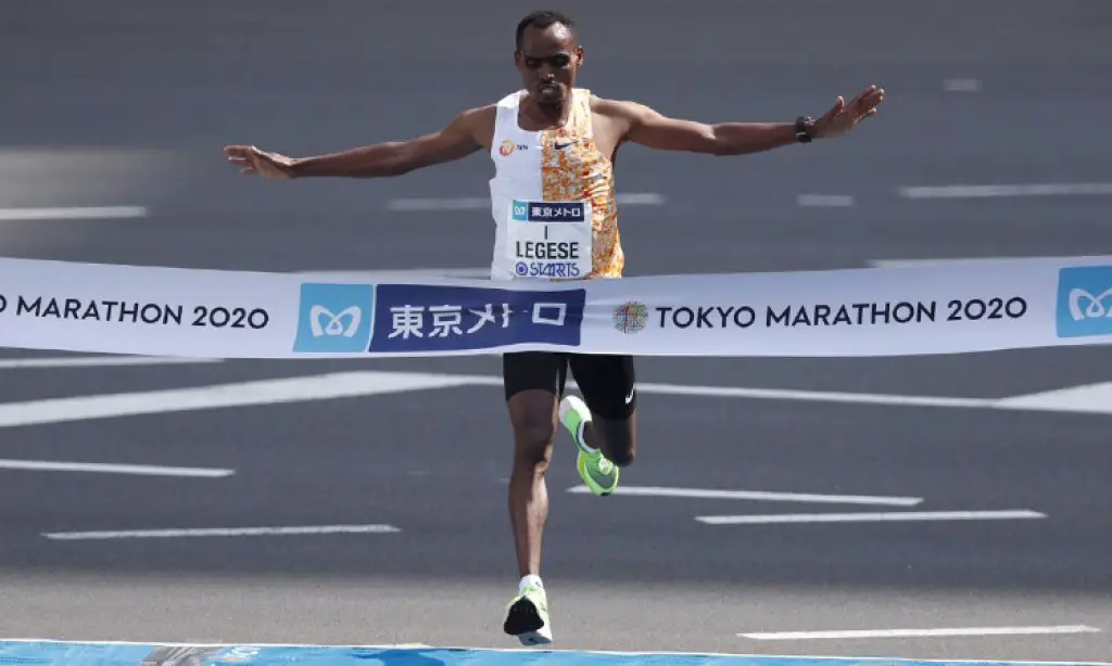 Lesege về nhất trên đường chạy full marathon của Tokyo Marathon 2020 sáng 1/3. Ảnh: Tokyo Marathon.